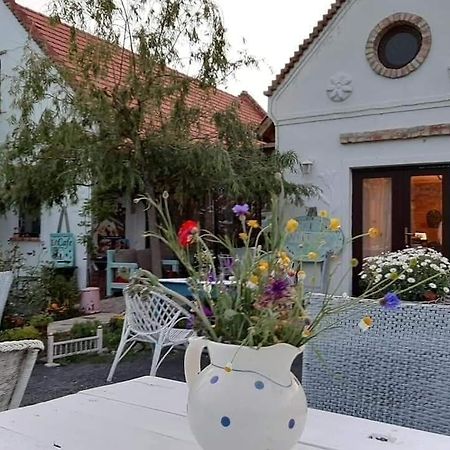 Piac Vendeghaz Hotel Kaptalantoti Bagian luar foto