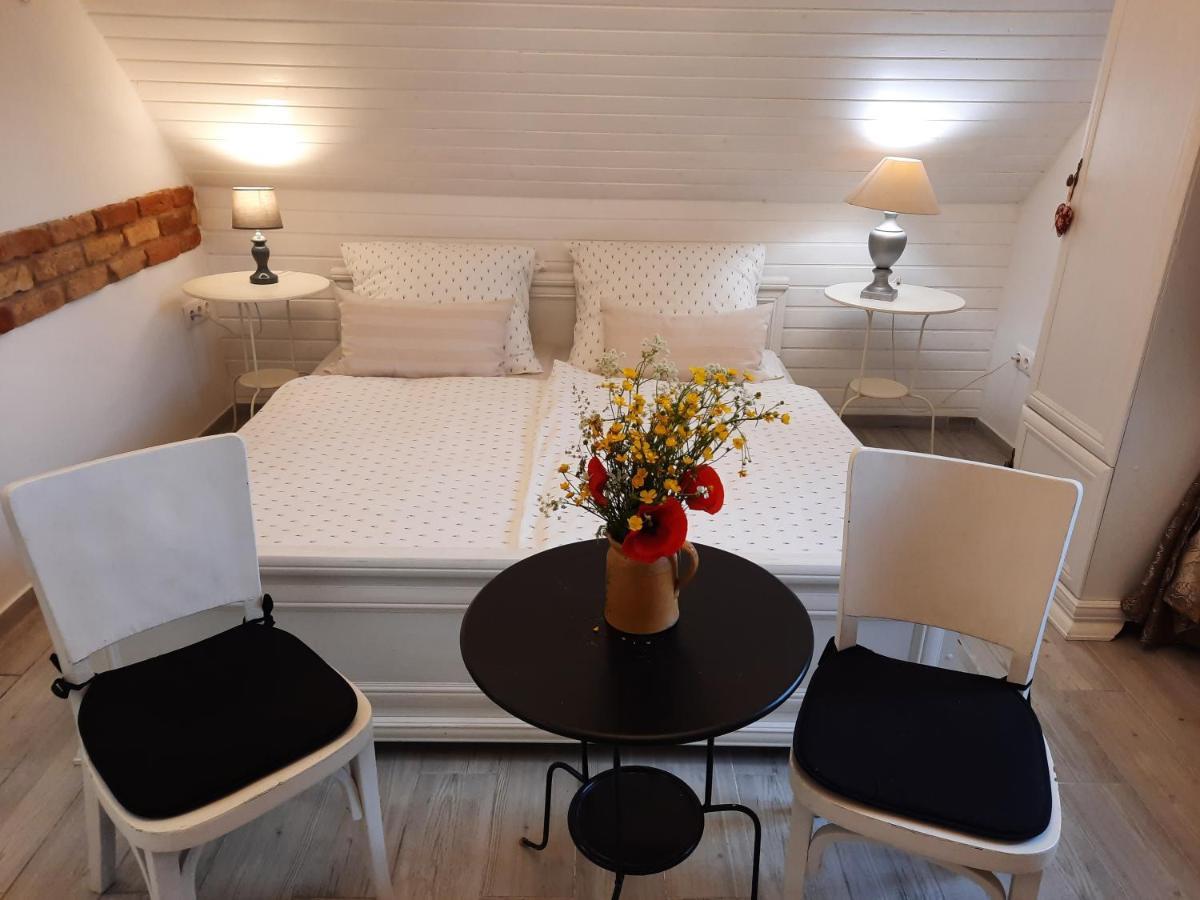 Piac Vendeghaz Hotel Kaptalantoti Bagian luar foto