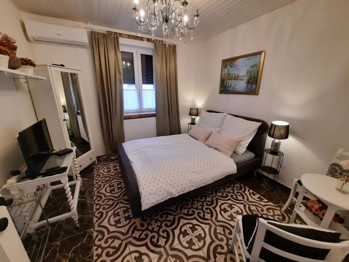 Piac Vendeghaz Hotel Kaptalantoti Bagian luar foto