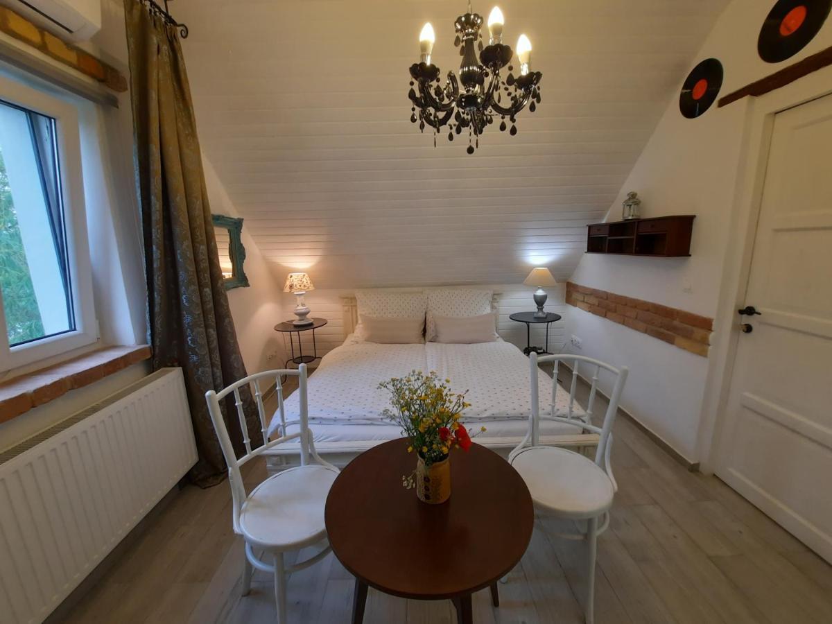 Piac Vendeghaz Hotel Kaptalantoti Bagian luar foto