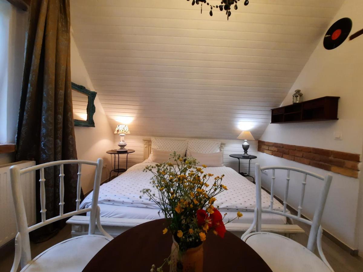 Piac Vendeghaz Hotel Kaptalantoti Bagian luar foto