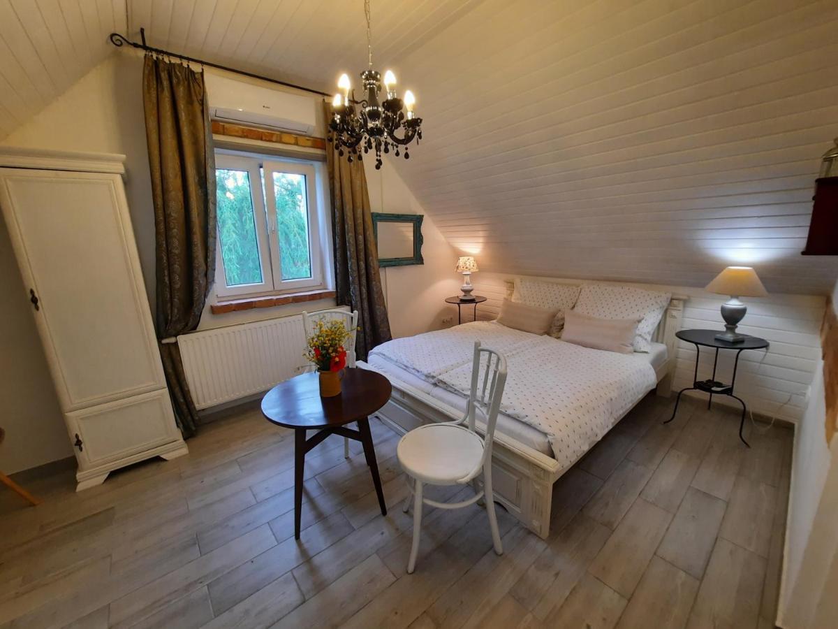 Piac Vendeghaz Hotel Kaptalantoti Bagian luar foto