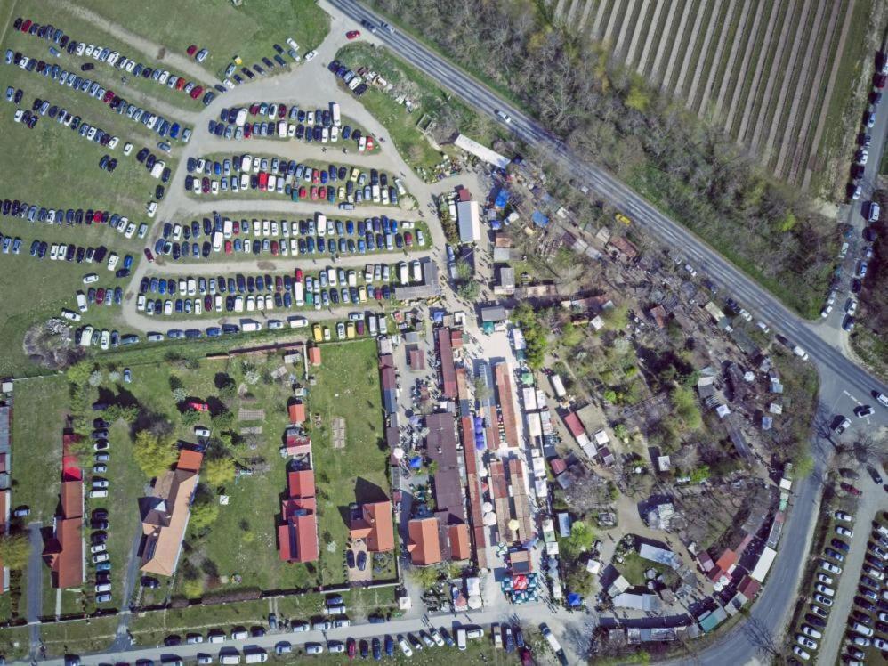Piac Vendeghaz Hotel Kaptalantoti Bagian luar foto